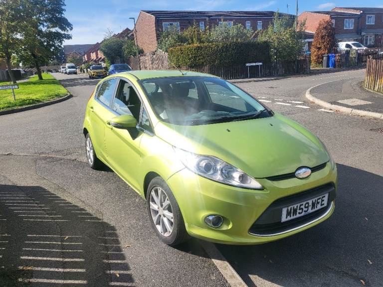 Ford fiesta 1.2 1 year mot £450