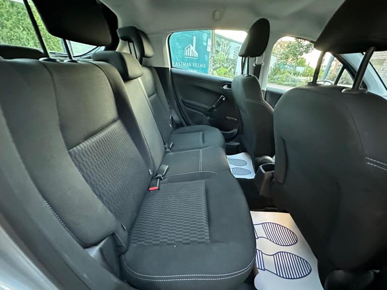 2017 Peugeot 208 1.2 PureTech Active Euro 6 5dr HATCHBACK Petrol Manual