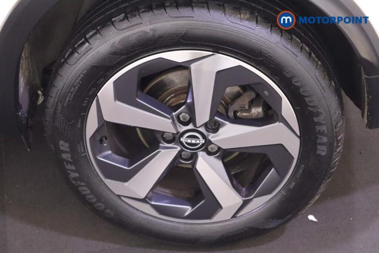 2023 Nissan Qashqai 1.3 DiG-T MH N-Connecta [Glass Roof] 5dr SUV Petrol Manual