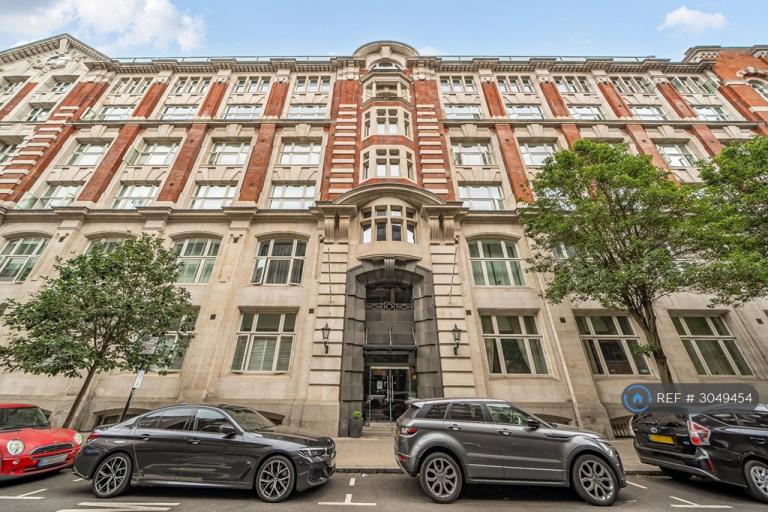2 bedroom flat in Leman Street, London, E1 (2 bed) (#3049454)