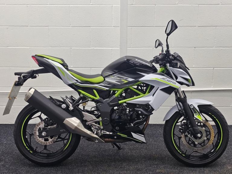 Kawasaki Z125 ABS ** 12 Months MOT - 2675 miles - Learner Legal **