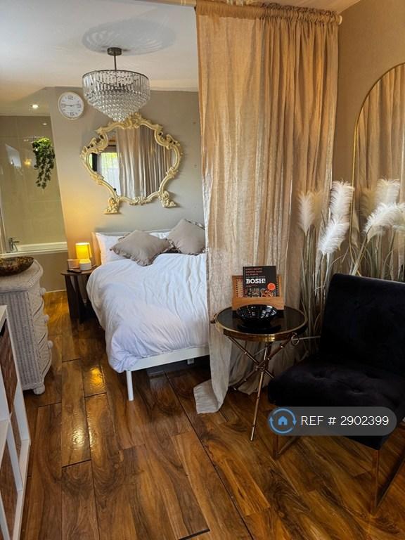 1 bedroom in Woodside Road, Bristol, BS36 (#2902399)