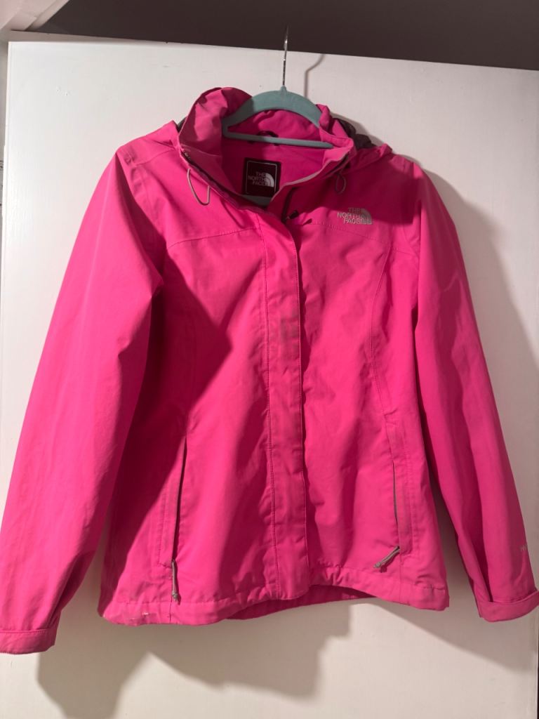 The North Face Pink Hooded Jacket – Women’s Size S 