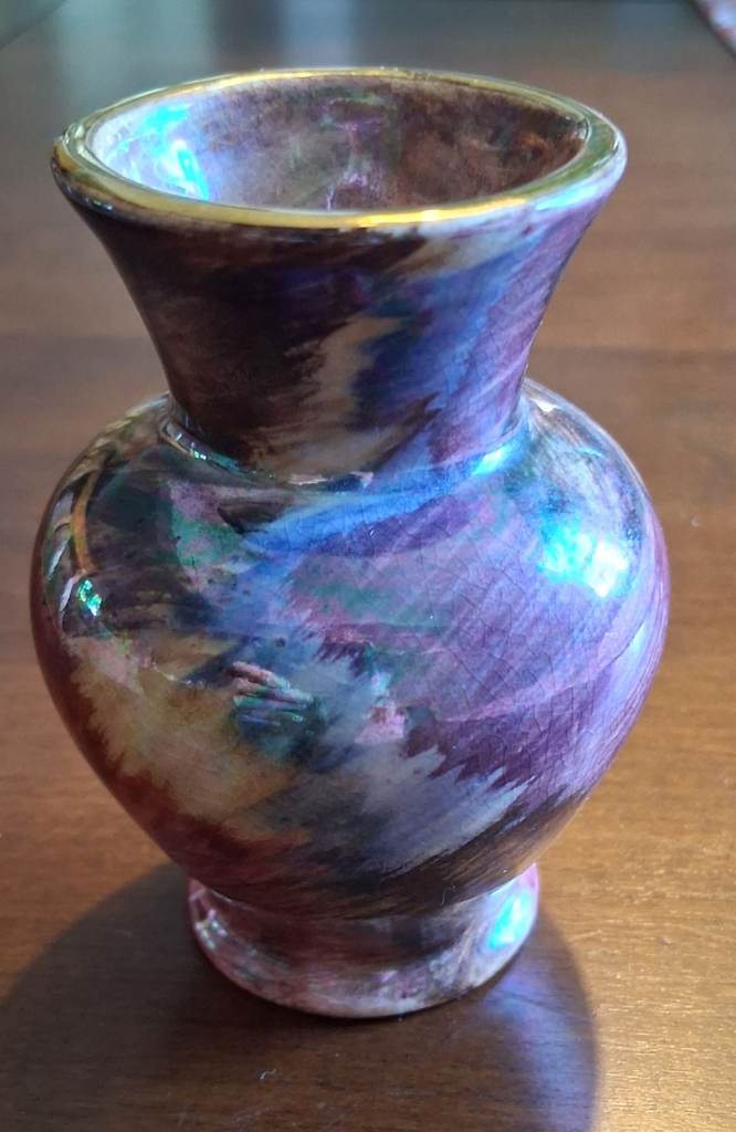 COLOUR LUSTRE VASE.