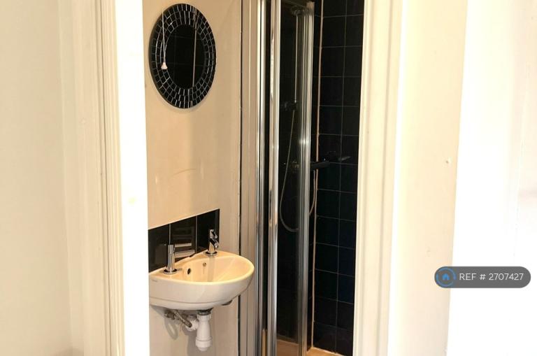 5 bedroom house in Bevendean Crescent, Brighton, BN2 (5 bed) (#2707427)