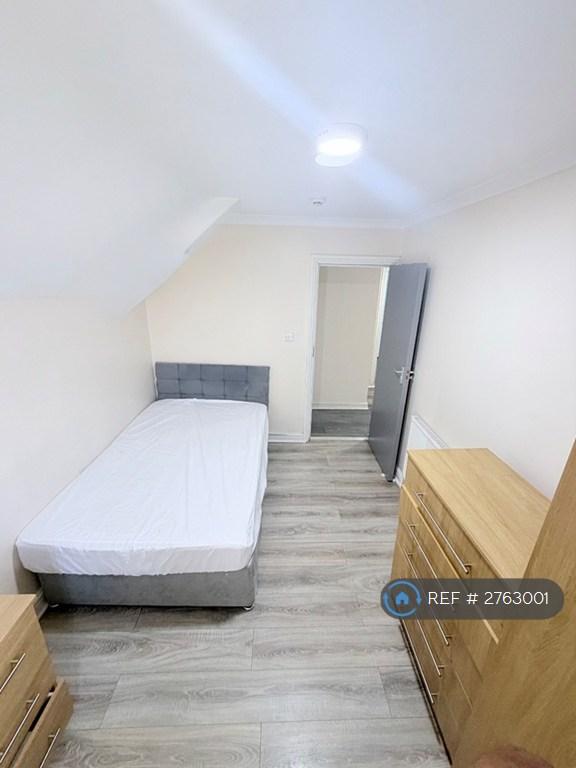 2 bedroom flat in Whitchurch Road, Cardiff, CF14 (2 bed) (#2763001)