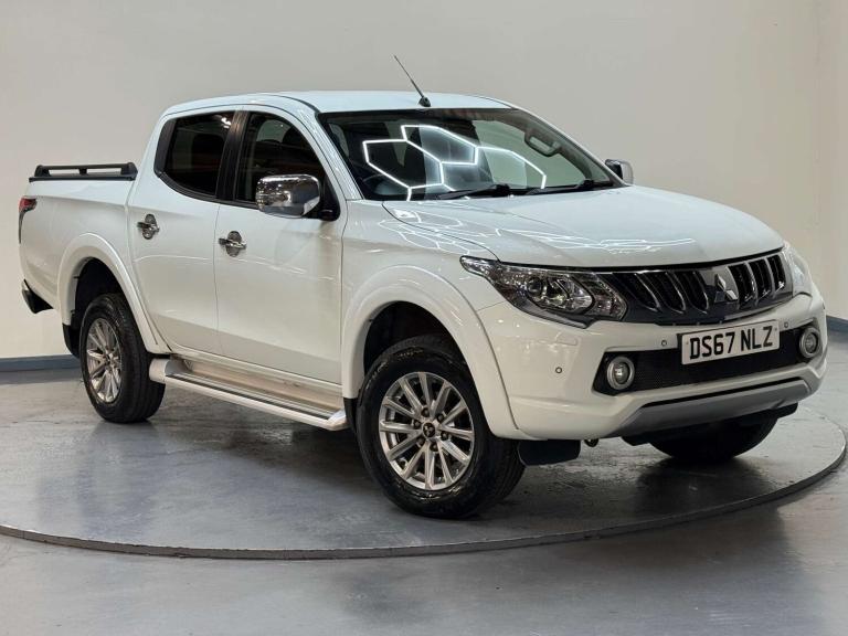 2017 Mitsubishi L200 2.4 L200 Barbarian DI-D 4WD Pickup Diesel Manual