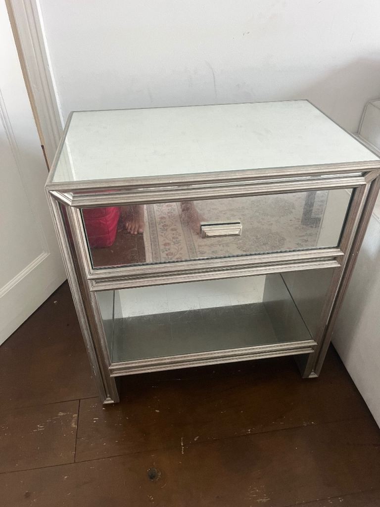 Temple Mirrored Bedside Table with 1 Drawer