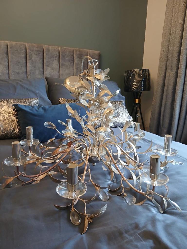 8 light ceiling chandelier with leaves and crystal