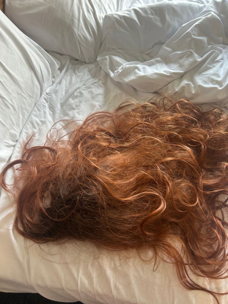Long Reddish-Brown Wavy Wig – Good Condition