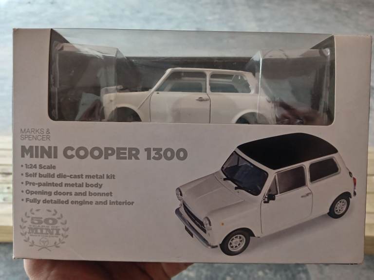 Mini cooper 1300 model 