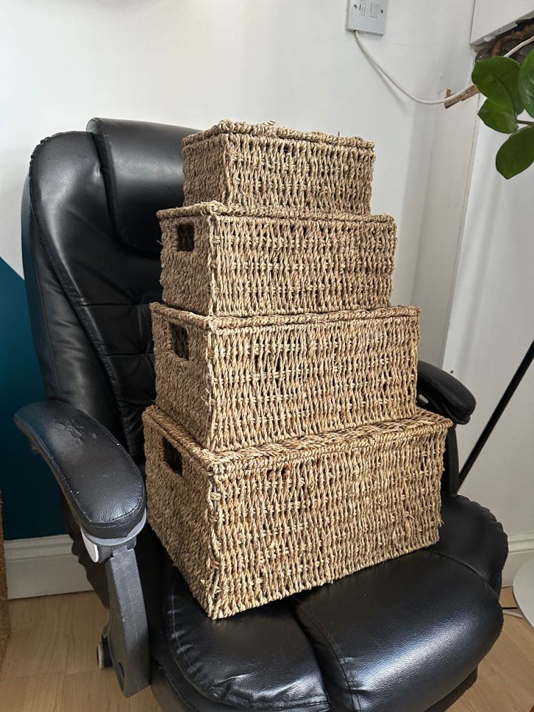 Set of 4 Woven Rattan Storage Baskets with Lids – Good Condition