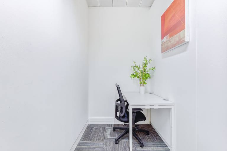 Croydon - CR9 2ER \ Private Office for 1 Person