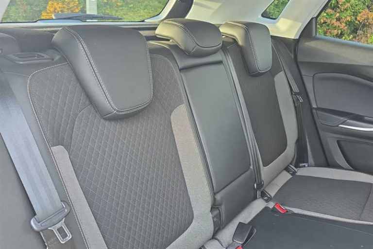 2022 Vauxhall Grandland 1.2 Turbo Elite 5dr HATCHBACK PETROL Manual