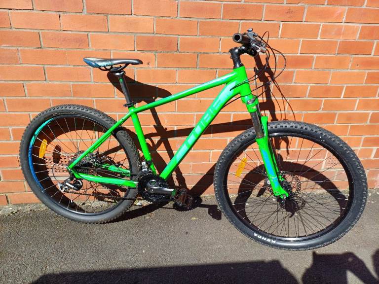 Cube Aim Mountain , City Bike - lightweight aluminium frame , front suspension , alloy pedals