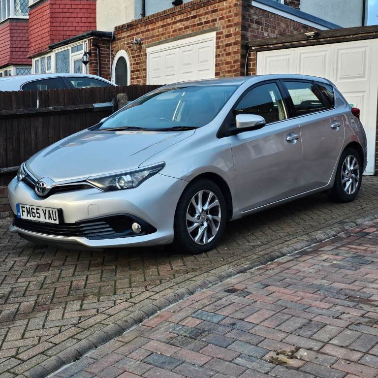 Toyota, AURIS, Hatchback, 2016, Manual, 1598 (cc), 5 doors