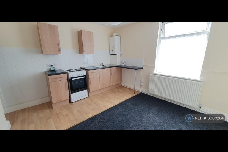 1 bedroom flat in Annesley Road, Hucknall, Nottingham, NG15 (1 bed) (#3000264)