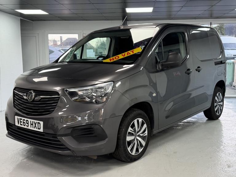 VAUXHALL COMBO 1.5 Turbo D 2000 Sportive 2019