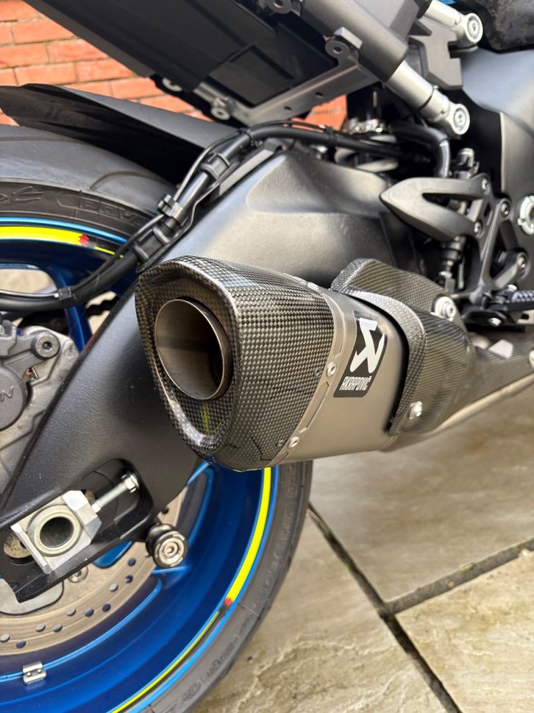 Akrapovic end can 