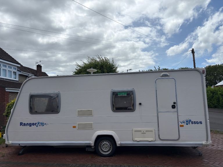 Caravan with everything to go straight away
