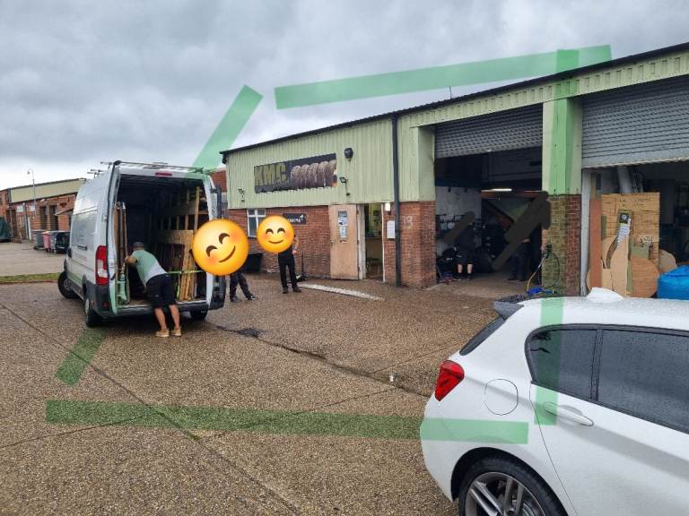 Small industrial unit to let