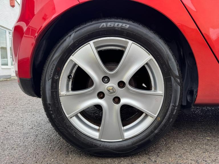 2014 Renault Clio 1.2 16V Dynamique MediaNav 5dr HATCHBACK PETROL Manual