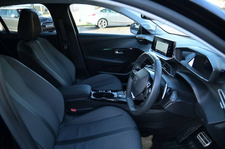 2023 Peugeot 208 1.2 PureTech Allure Premium + Hatchback 5dr Petrol EAT Euro 6 (s/s) (130 ps Hatc...