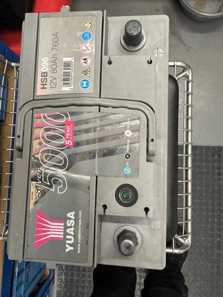 Yuasa battery silver 5000