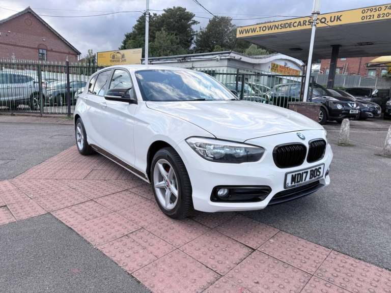 2017 BMW 1 Series 118i [1.5] Sport 5dr [Nav] HATCHBACK PETROL Manual