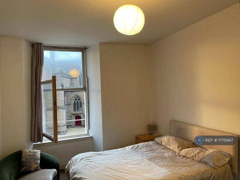 2 bedroom flat in Royal Apartments, Dundee, DD1 (2 bed) (#1775947)