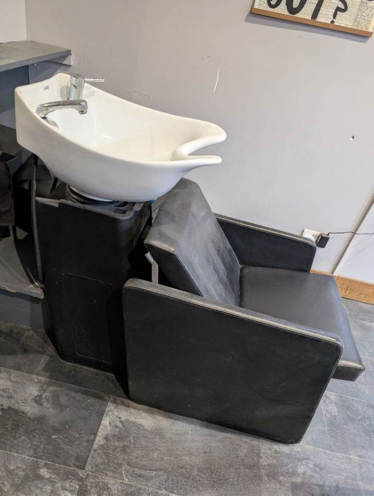 REM sink and backwash with chair x2 