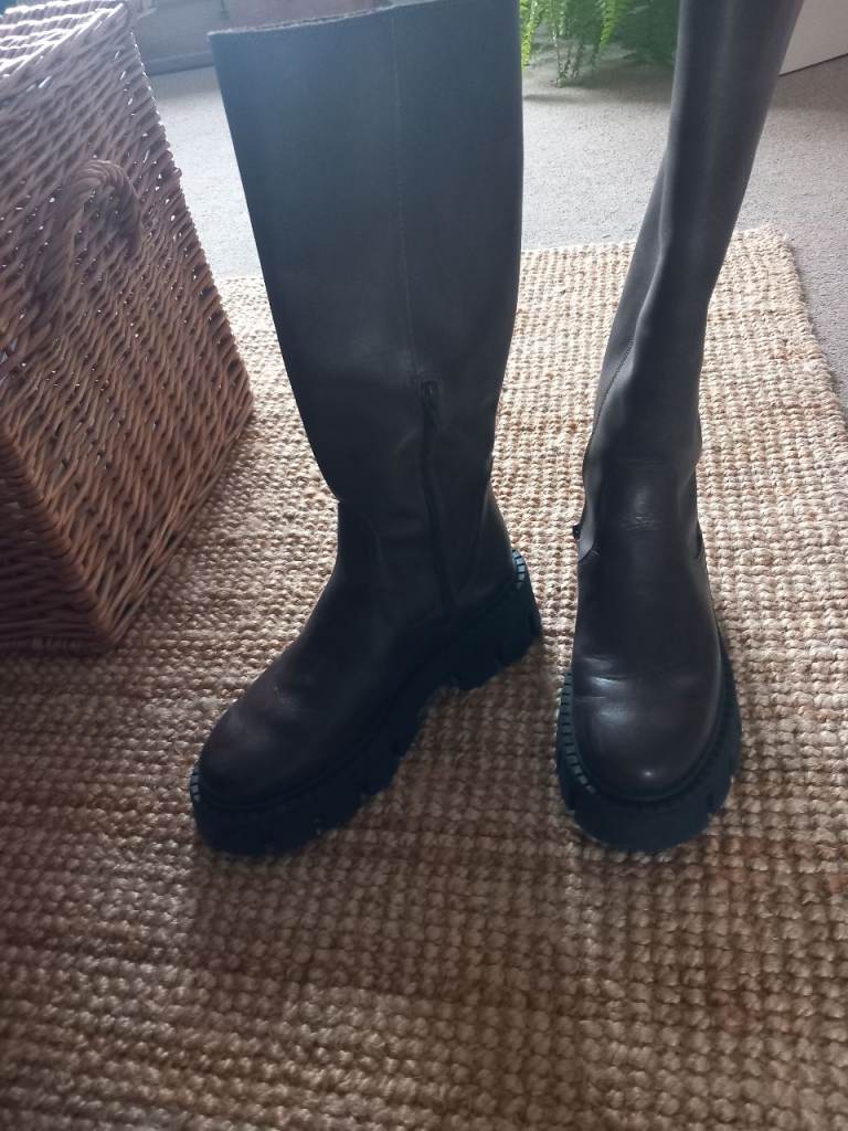 Brown leather chunky knee high boots Schuh