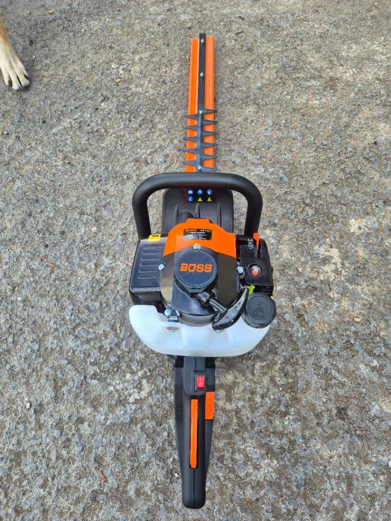 BOSS Petrol Hedge Trimmer