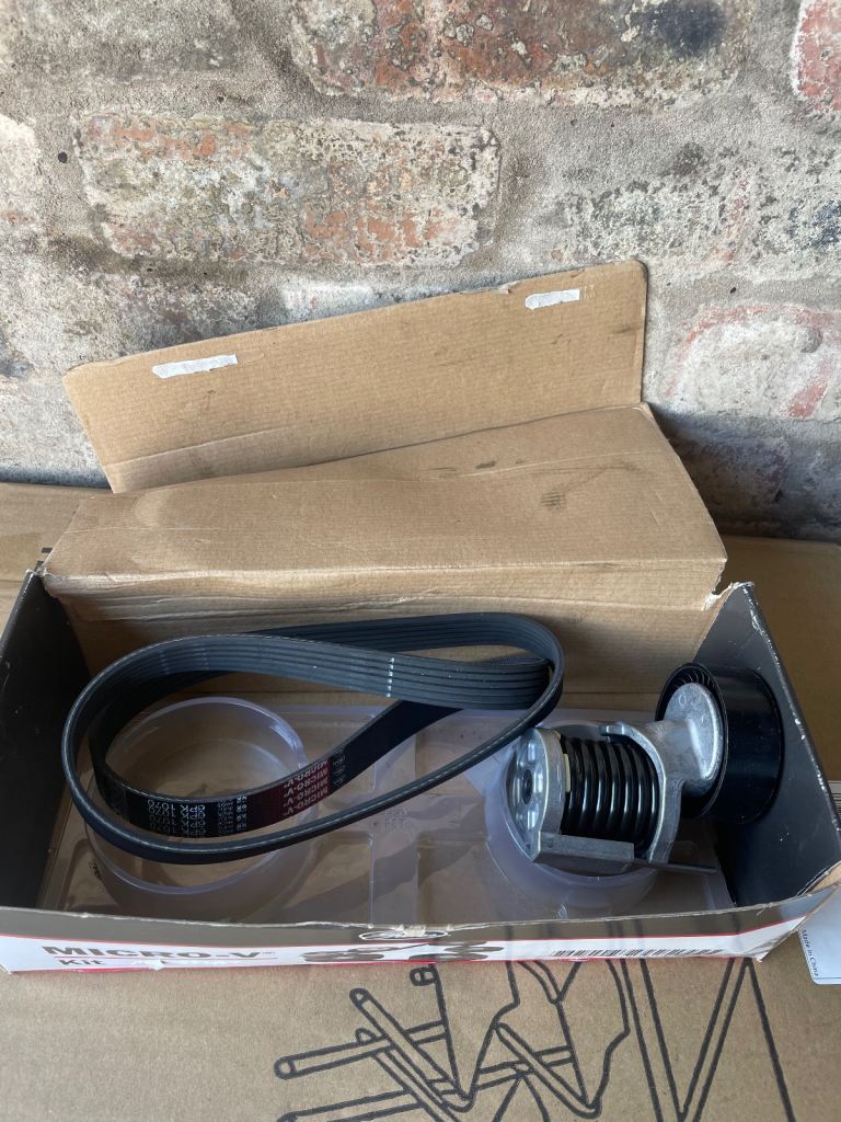Vw passat b6 alternator belt and tensioner new in box