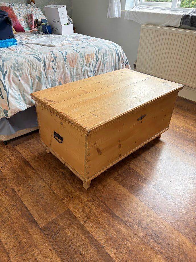 Large Rustic Pine Blanket Box / Storage Trunk with Internal Compartment