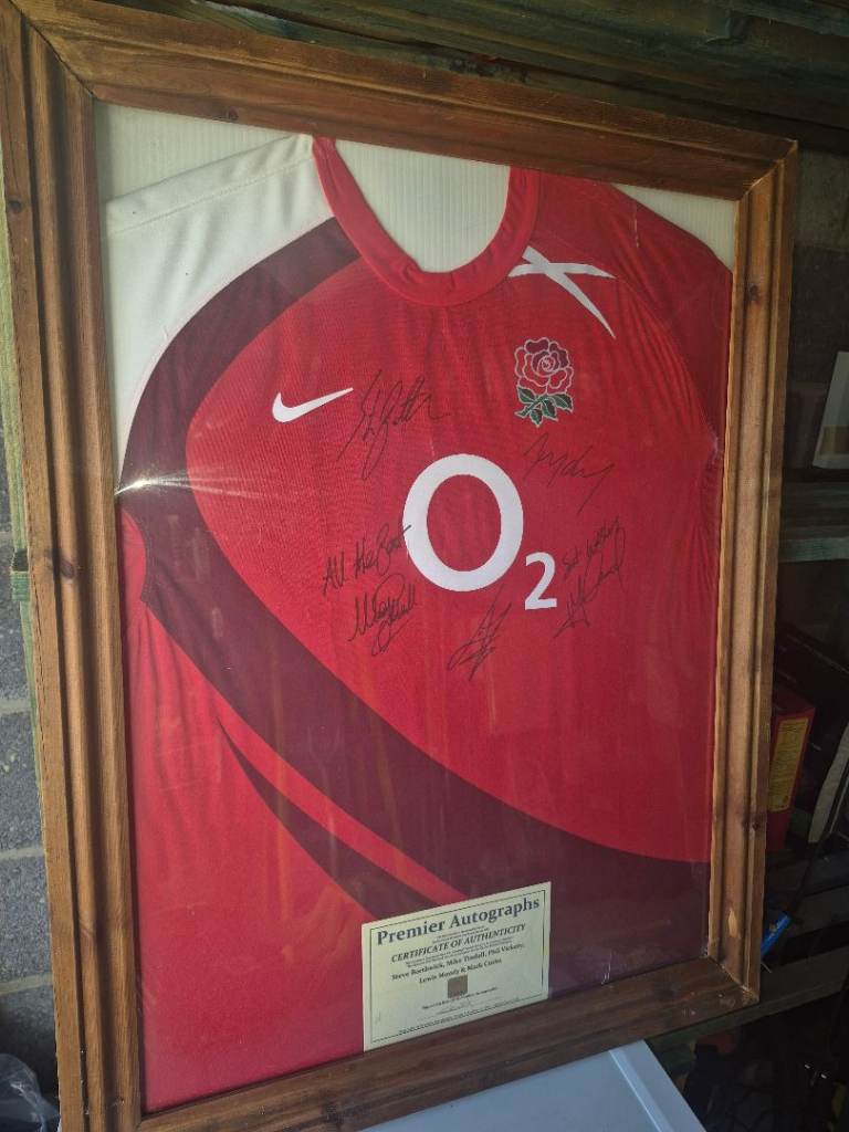 Framed England Rugby Shirt Signed by Borthwick, Tindall, Vickery, Moody, Cueto