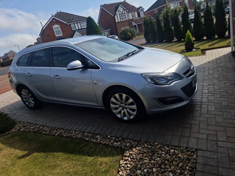 Vauxhall, ASTRA, Estate, 2015, Manual, 1956 (cc), 5 doors
