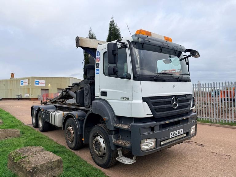 MERCEDES AROCS 3236 2008 (58) 8X4 HOOK LOADER, MULTILIFT EQUIPMENT