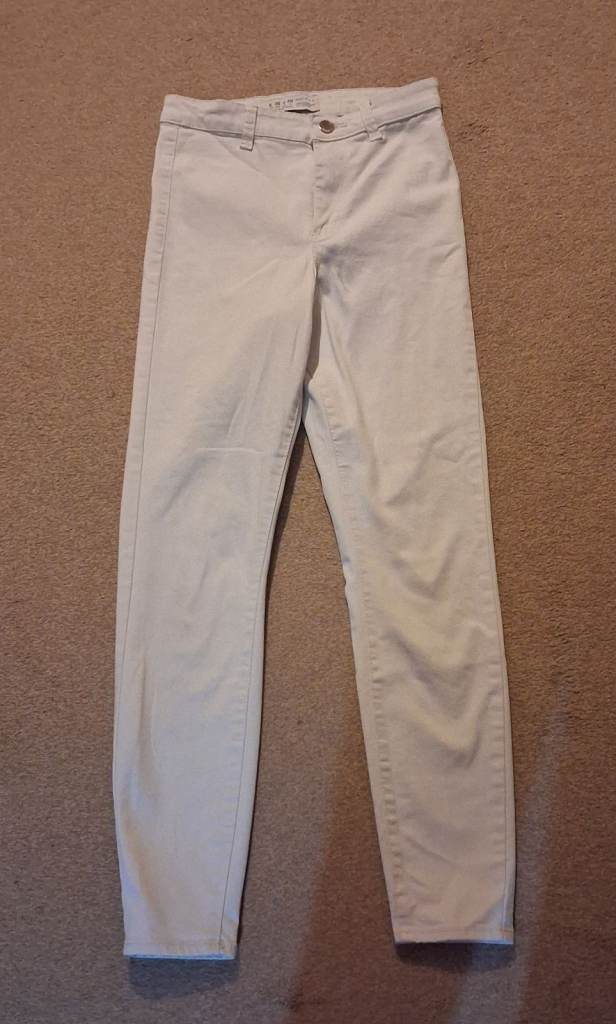 White Skinny Jeans (Size 8) – Good Condition