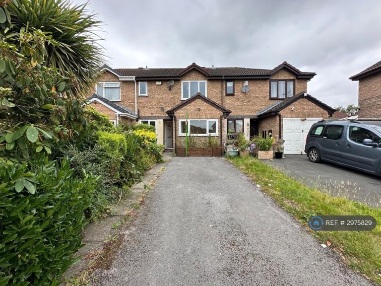 3 bedroom house in Wolfreton Crescent, Manchester, M27 (3 bed) (#2975829)