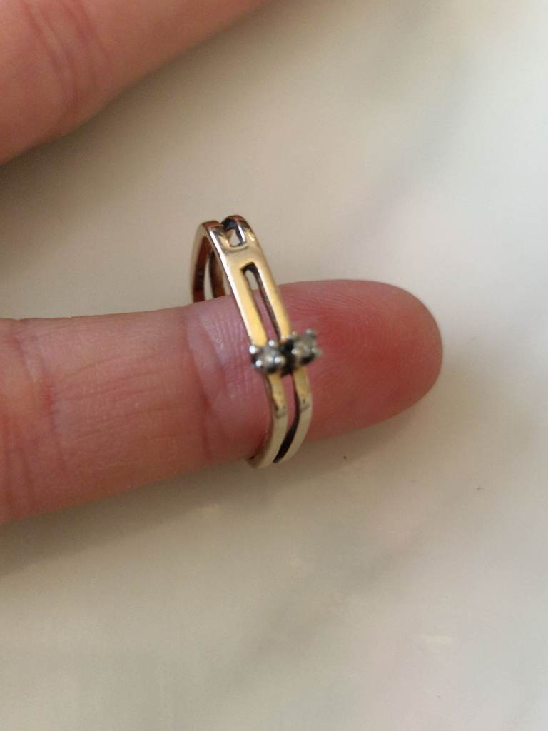 2 diamonds, 10k gold square ring 