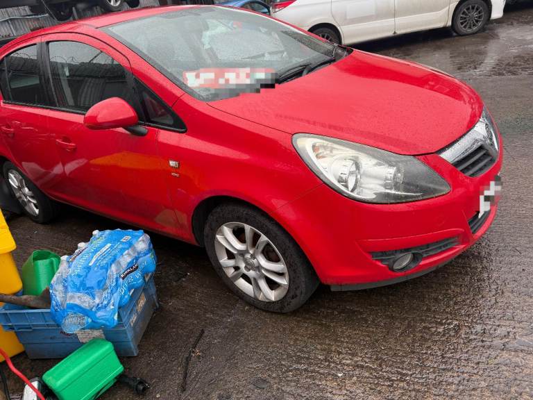 Breaking spare parts vauxhall corsa d red