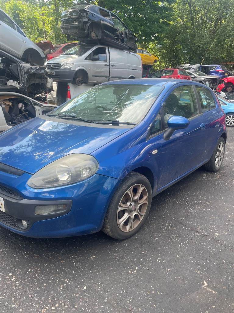 FIAT PUNTO EVO 2010 1.4 PETROL 5DR BLUE 955A6.000 BREAKING FOR PARTS