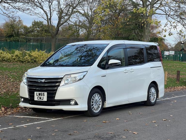2015 Toyota Noah 1.8 Hybrid Automatic 7 Seater . CHEAP on Fuel MPV Hybrid Electric  Automatic