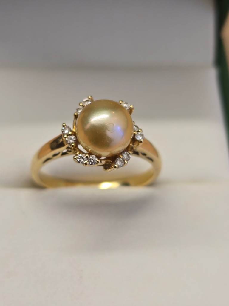 18CT GOLD GOLDEN PEARL & DIAMOND RING