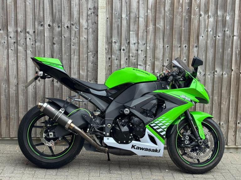 KAWASAKI NINJA ZX10R ANNIVERSARY EDITION 2010 (60) SUPER SPORT + 3,901 MILES