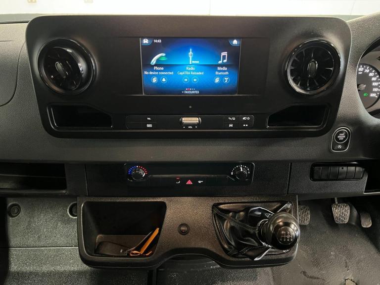 2021 Mercedes-Benz Sprinter 3.5t Progressive Crew Cab Tipper CHASSIS CAB DIESEL Manual