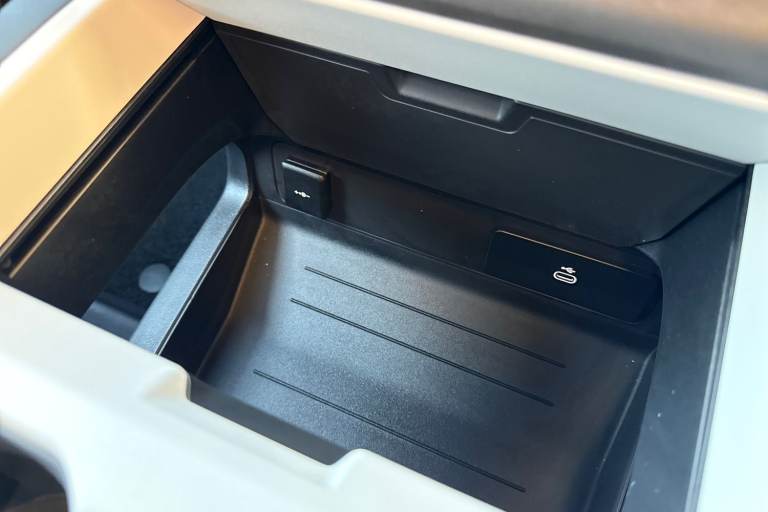 2025 Land Rover Defender 110 3.0 D250 MHEV X-Dynamic SE Auto 4WD Euro 6 (s/s) 5dr SUV Automatic