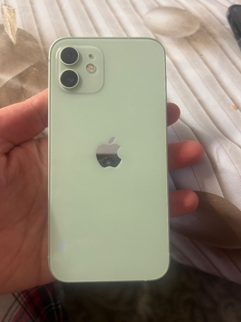 iPhone 12 64GB 88% battery life like new