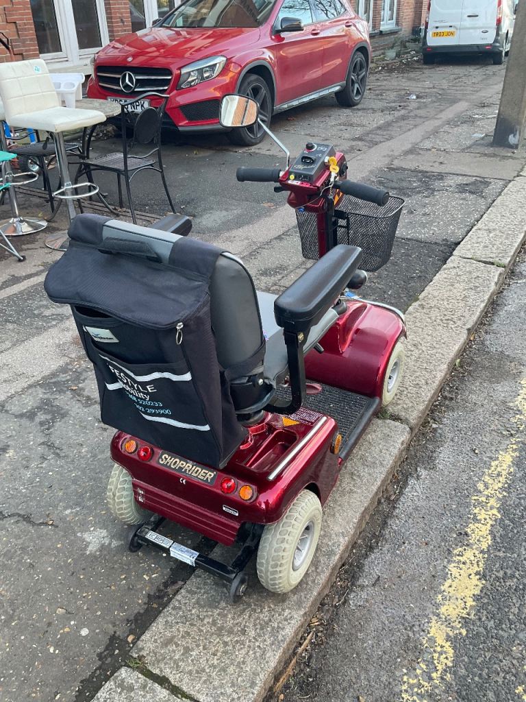 Shoprider delux - Good condition electric mobility scooter -(Cash On collection)